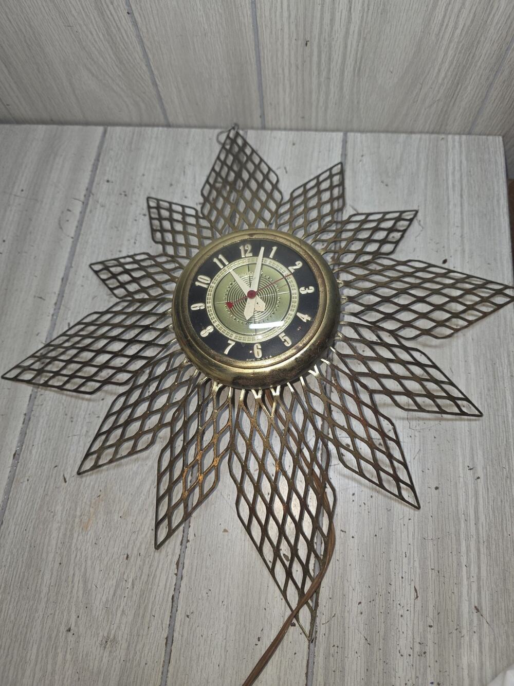 Mid Century Modern Starburst Clock Mastercrafters Working 18” Retro Brutalist